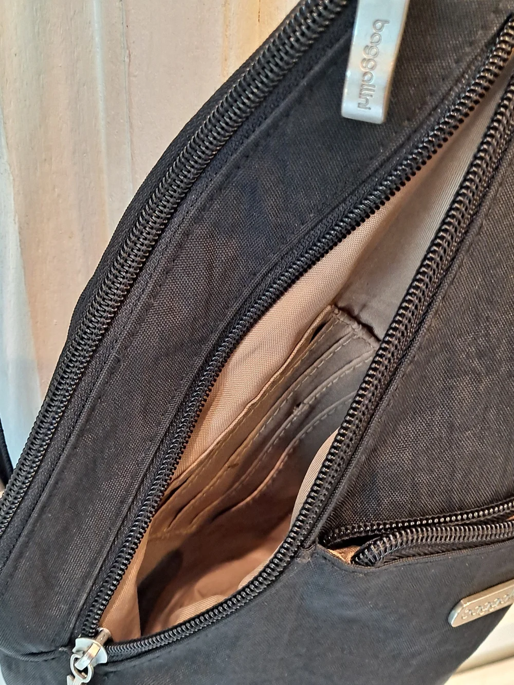 Baggallini Black Mini Crossbody Sling Lightweight Nylon Secure Travel Compact